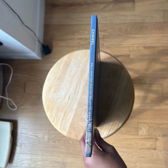 Chanel Fall-Winter 2021/22 Ready-to-wear collection book - Picture 14 of 14